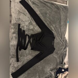Tie around the waist Urban outfitters long sleeve crop top black XS